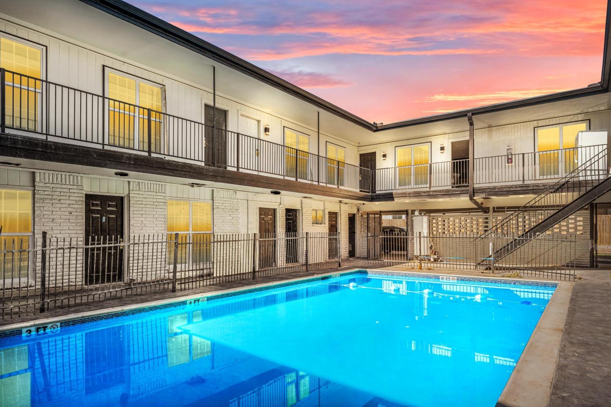 Warm Heights 2Br With Pool & Free Parking Διαμέρισμα Χιούστον Εξωτερικό φωτογραφία